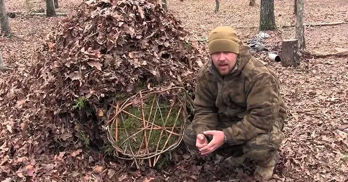 How To Build a Debris Hut - The debris shelter has saved a lot of people from death, it is one of the best survival shelters there is. You do not need any materials from the "man made world" in order to keep warm.