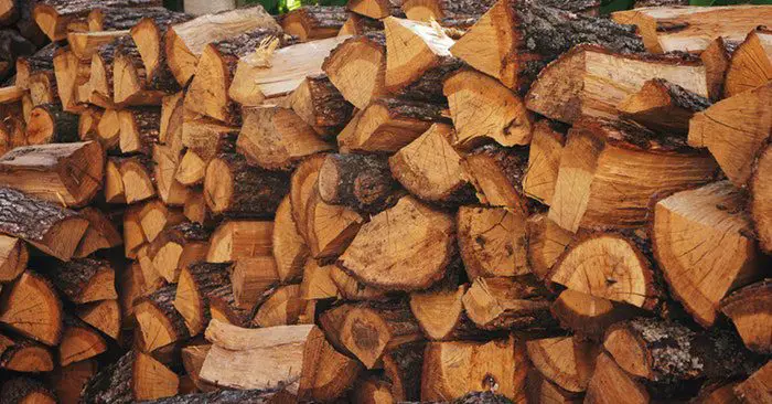 Firewood Ranked By Heat Value (BTU Value) - Did you know that one cord of wood burned as firewood provides the heat equivalent to that produced by burning 200 to 250 gallons of heating oil, depending on the type of hardwood you are using? That is why it is so important to stockpile the correct wood.