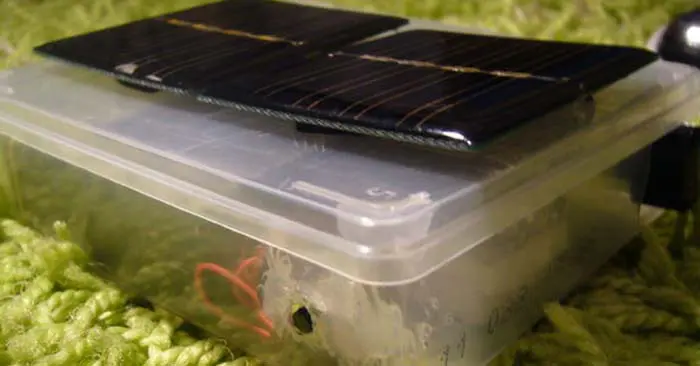 How To Make A Powerful USB Charger From Solar Garden Lights 1 How To Make A Powerful USB Charger From 2 Solar Garden Lights - This uses 2 solar panels from garden lights you can pick up for a buck at the dollar store. The cool thing about this project is he used a few LED’s so you can not only charge your devices day or night but use it as a flashlight when you need to.