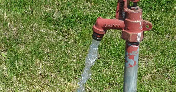 How To Drill Your Own Water Well - The water well drilling methods described here work well in digging/drilling through dirt, and clay, including really hard clay.  They will not work if you need to drill through rock but, if the area you live in is flat or relatively flat, it is definitely worth a try.  Many folks think they have to dig or drill their well into an aquifer.  For irrigation and lawn watering, reaching an aquifer isn't necessary.