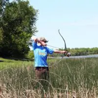 Bowfishing with a Recurve Bow - The 5 Best Techniques You Need to Know - Bowfishing has become a popular off-season sport for hunters and fishermen alike. The recurve bow has gained in popularity lately and it's gaining traction as the best choice for bowfishing.