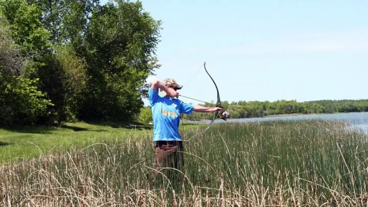 Bowfishing with a Recurve Bow | 5 Best Techniques