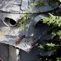 Grain House Bins as Alternative Small Housing? Convert A Used Grain Bin To A New House —I know some of you will be saying what about tornadoes and nasty winds.. Well, that is something you have to think about, of course, but remember you could make the bins sturdier and add a foundation too.