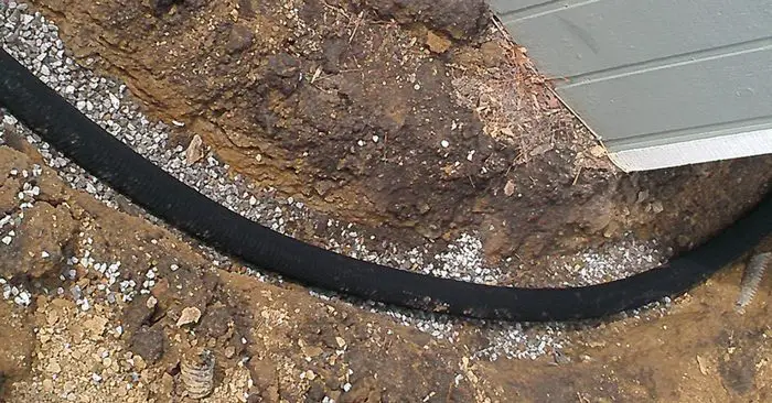 How To Install A French Drain with Dry Well To Stop Water Build Up — French drains are primarily used to prevent ground and surface water from penetrating or damaging building foundations. This is a really easy and cheap DIY project which can be done in a day.