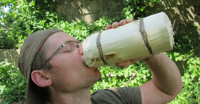 How To Make a Survival Mug in 15 Minutes — Wouldn’t it be handy to know how to make a mug out of just wood and paracord? One day, you might need to be able to do just that. Imagine you’re in a SHTF or survival situation and you have next to nothing; no cooking or eating utensils or even anything to drink out of.