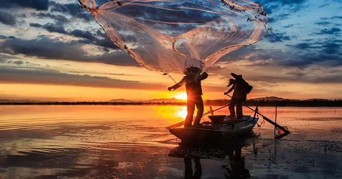 Alternative Fishing Methods – When You Don’t Have Rod and Reel - This article offers some ways to catch fish without a rod and reel. You will be surprised to find out how many ways you can get this done.