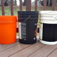 5 gallon buckets