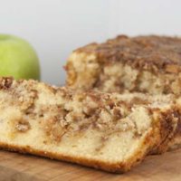 Tis' the season and all that! The Fall has always been a time of apples and cinnamon, in my house anyway. There are many different ways that you can make a simple cinnamon apple bread. There are probably 1000 recipes out there! 
