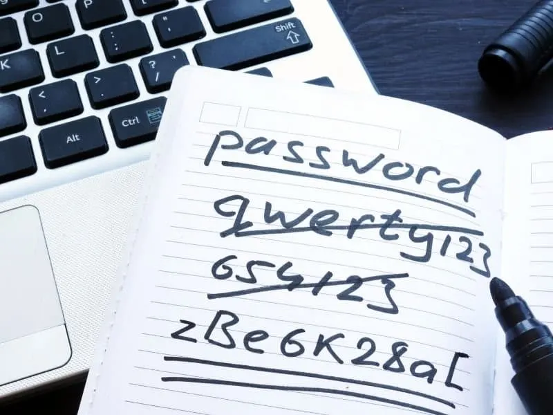 Example of choosing a good or bad password