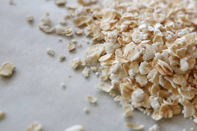 Soak in an oatmeal bath to relieve itching due to the healing of burns