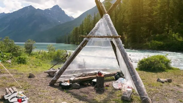 How to Build a Safe Emergency Wilderness Shelter