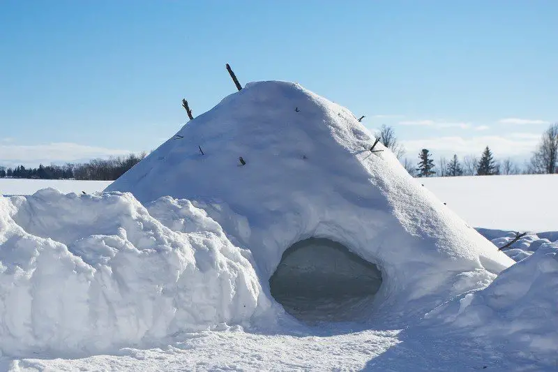 quinzhee snow shelter