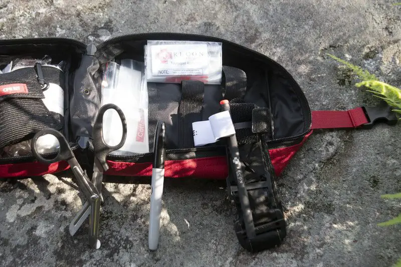 surviveware trauma kit contents tourniquet and shears