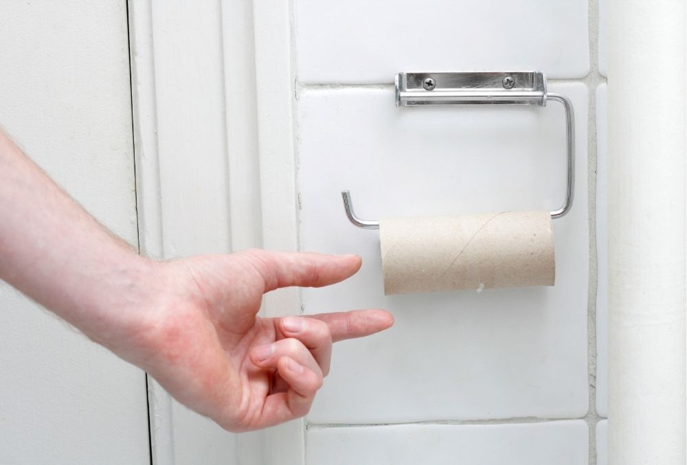 14 Emergency Alternatives For When You Don’t Have Toilet Paper!