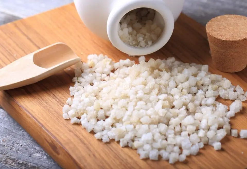 How Long Does Epsom Salt Last Do Epsom Salts Expire? (And 14 Everyday Household Uses)