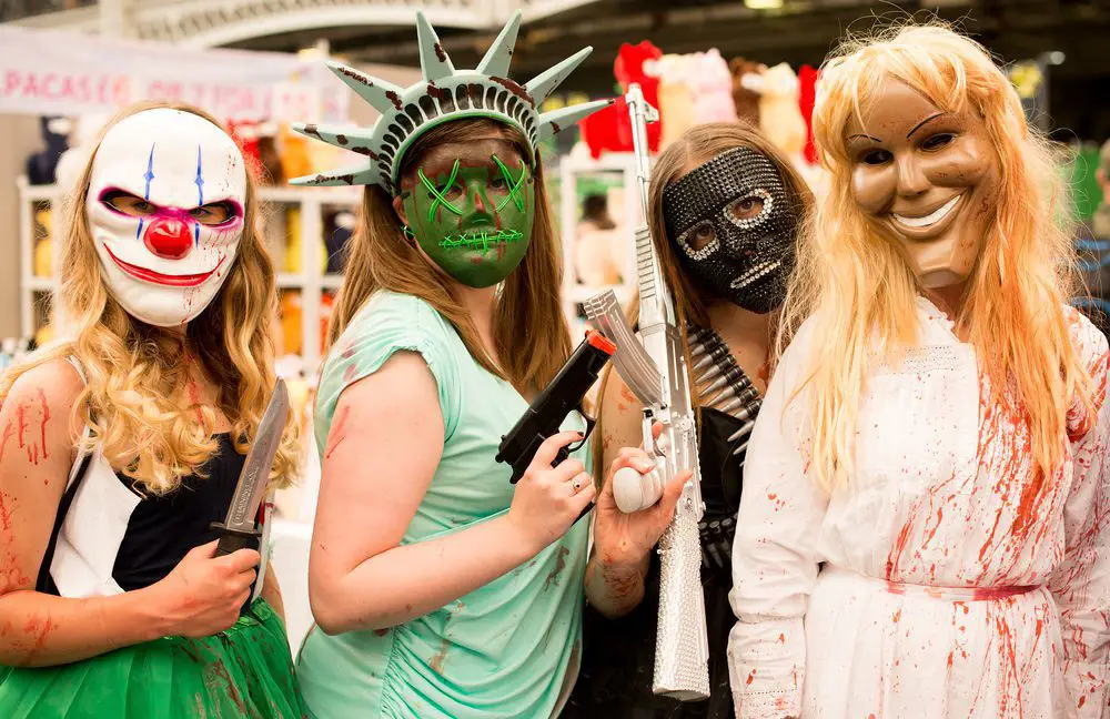 4 Girls Wearing Different Masks For Purge