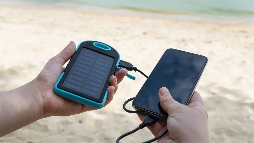 How to recharge your phone without electricity