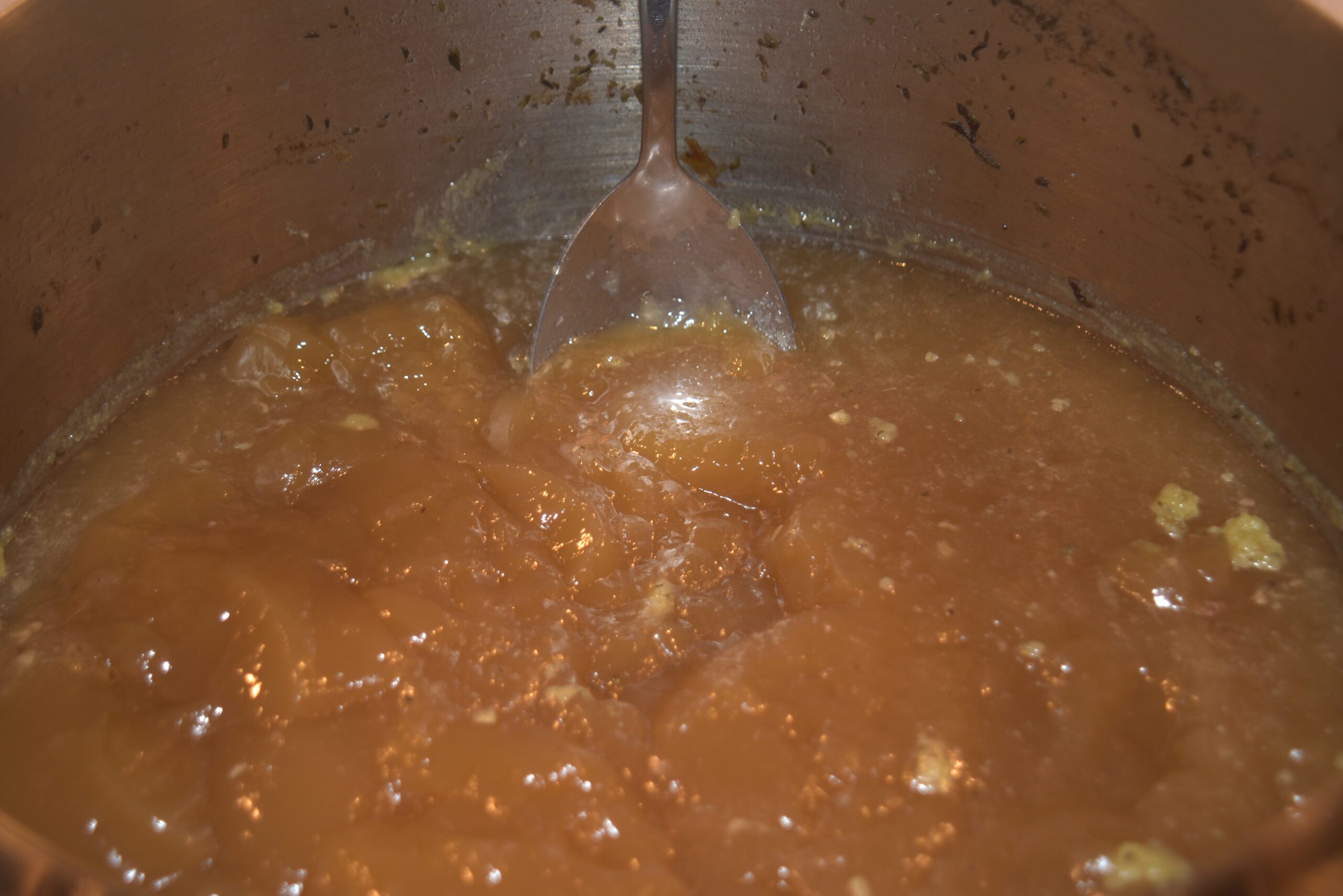 How To Pressure Can Chicken Stock (Recipe) 2 MIGrey 20220427 PressureCanningChickenStock Gelled scaled