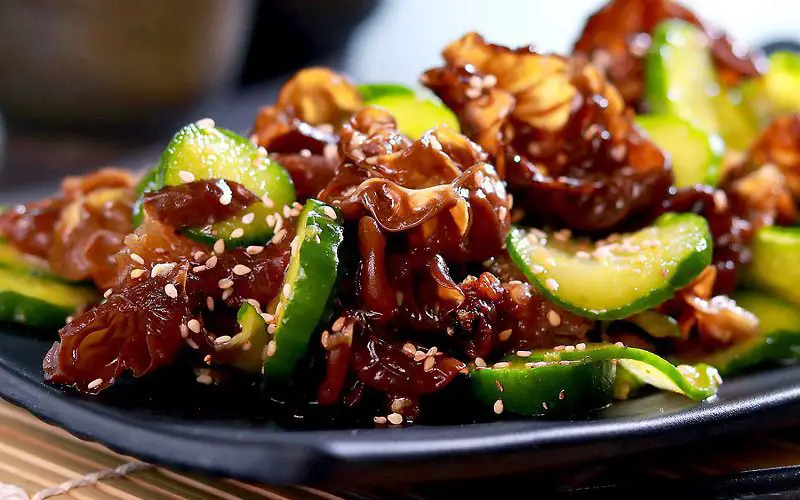 Cucumber and wood ear mushrooms salad